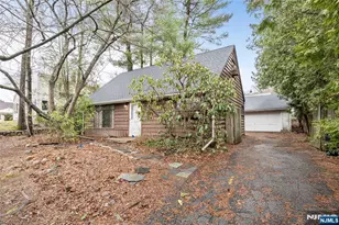 31 Cedar St, Midland Park, NJ 07432 - Photo 1