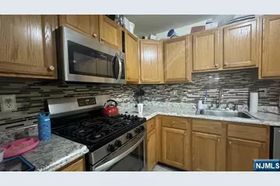 2098 Francis Court 2098 #2098, Mahwah, NJ 07430 - Photo 6