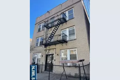 379 Undercliff Avenue 5 #5, Edgewater, NJ 07020 - Photo 1