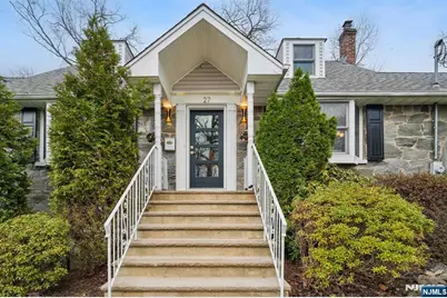 27 W Hartshorn Terrace, West Orange Township, NJ 07052 - Photo 2