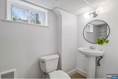 27 W Hartshorn Terrace, West Orange Township, NJ 07052 - Photo 36