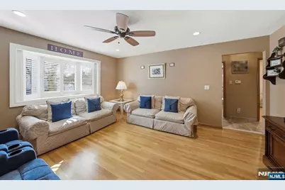 24 Maple Avenue, Waldwick, NJ 07463 - Photo 20