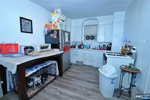 458 Shannon Pl, Cliffside Park, NJ 07010 - Photo 16