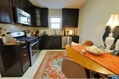 458 Shannon Place, Cliffside Park, NJ 07010 - Photo 4