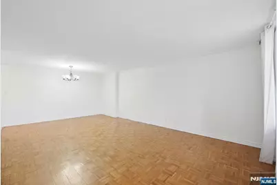 200 Winston 617 #617, Cliffside Park, NJ 07010 - Photo 4