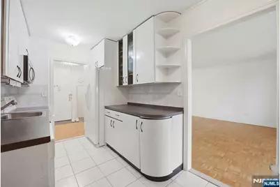 200 Winston 617 #617, Cliffside Park, NJ 07010 - Photo 6