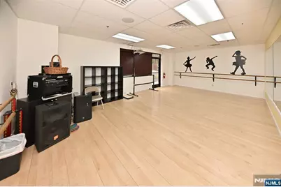 60 Whitney Road 10 #10, Mahwah, NJ 07430 - Photo 8