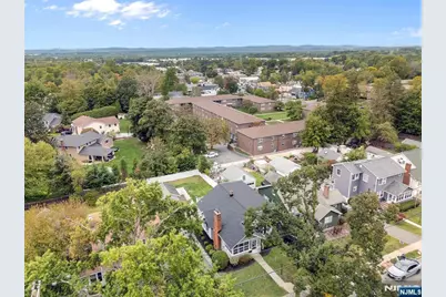 17 Lane Avenue, West Caldwell, NJ 07006 - Photo 2