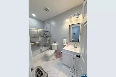 264 Greylock Parkway, Belleville, NJ 07109 - Photo 8