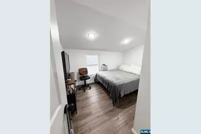 264 Greylock Parkway, Belleville, NJ 07109 - Photo 16