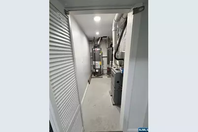 264 Greylock Parkway, Belleville, NJ 07109 - Photo 18