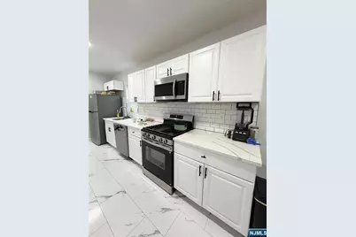 264 Greylock Parkway, Belleville, NJ 07109 - Photo 14