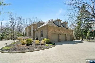 31 Burning Hollow Road, Saddle River, NJ 07458 - Photo 2