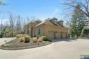 31 Burning Hollow Rd, Saddle River, NJ 07458 - Photo 2