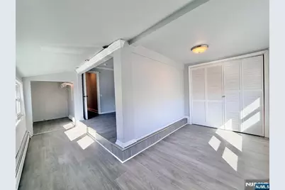 227 Washington Avenue, Hackensack, NJ 07601 - Photo 10
