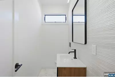 211 E Harriet Avenue A #A, Palisades Park, NJ 07650 - Photo 18