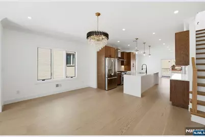 211 E Harriet Avenue A #A, Palisades Park, NJ 07650 - Photo 8