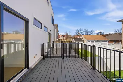 211 E Harriet Avenue B #B, Palisades Park, NJ 07650 - Photo 16