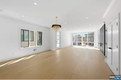 211 E Harriet Avenue B #B, Palisades Park, NJ 07650 - Photo 6