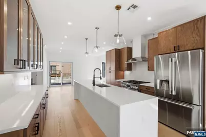 211 E Harriet Avenue B #B, Palisades Park, NJ 07650 - Photo 10