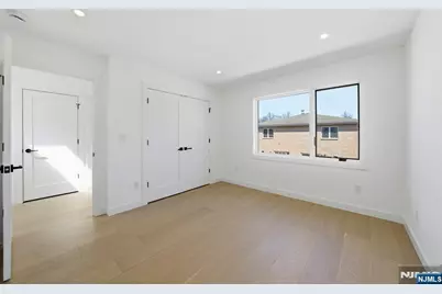 211 E Harriet Avenue B #B, Palisades Park, NJ 07650 - Photo 28