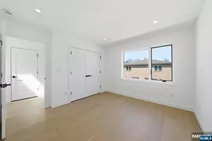 211 E Harriet Ave B, Palisades Park, NJ 07650 - Photo 28