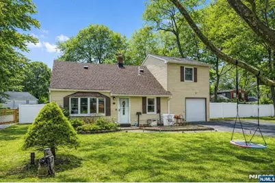 83 Village Road, Pequannock Township, NJ 07444 - Photo 2