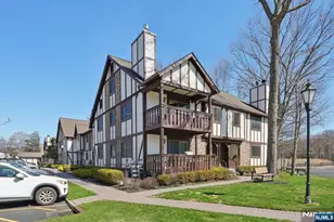 1810 Faulkner Ct, Mahwah, NJ 07430 - Photo 2