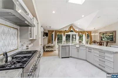 136 Willow Drive, Old Tappan, NJ 07675 - Photo 16