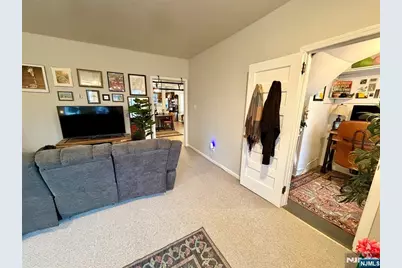 33 Apt 2 Claremont Avenue 2 #2, Montclair, NJ 07042 - Photo 4