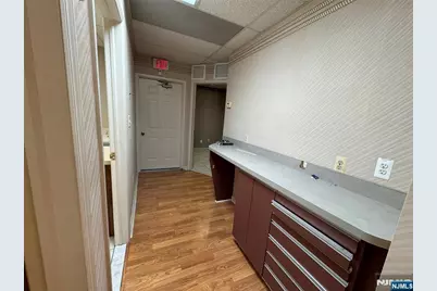 88 W Ridgewood 1R #1R, Ridgewood, NJ 07450 - Photo 12