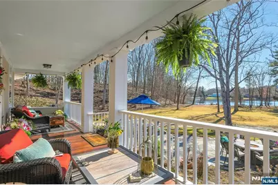 28 Turners Lake Drive, Mahwah, NJ 07430 - Photo 6