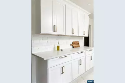 32 Beechwood Road, Cresskill, NJ 07626 - Photo 2