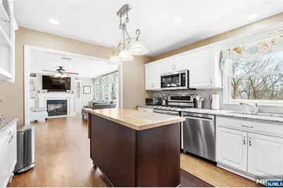 50 Hilltop Terrace, Bloomingdale, NJ 07403 - Photo 10