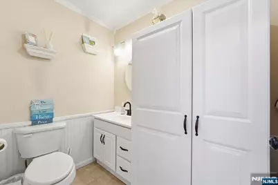 30 Lincoln Avenue, Wood Ridge, NJ 07075 - Photo 8