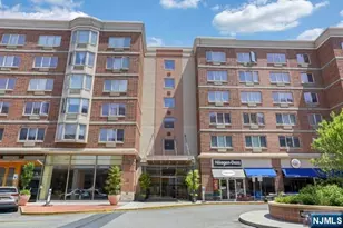 3412 City Pl, Edgewater, NJ 07020 - Photo 2