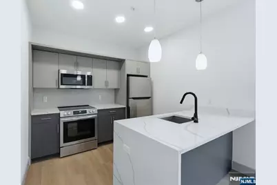 1435 10th Street 410 #410, Fort Lee, NJ 07024 - Photo 4