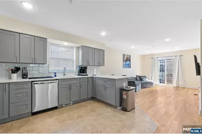 337 13th Avenue, Newark, NJ 07103 - Photo 8