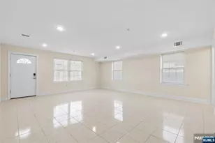 337 13th Ave, Newark, NJ 07103 - Photo 18