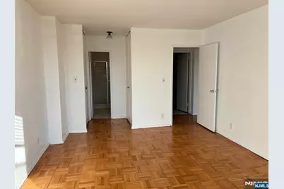 2100 Linwood Avenue 2G #2G, Fort Lee, NJ 07024 - Photo 20