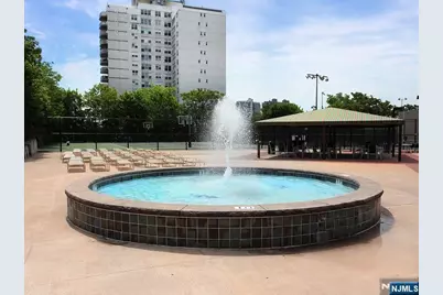 2100 Linwood Avenue 2G #2G, Fort Lee, NJ 07024 - Photo 10