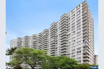 2100 Linwood Avenue 2G #2G, Fort Lee, NJ 07024 - Photo 2