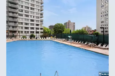 2100 Linwood Avenue 2G #2G, Fort Lee, NJ 07024 - Photo 12