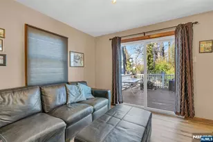 60 Westview Dr, Bergenfield, NJ 07621 - Photo 8