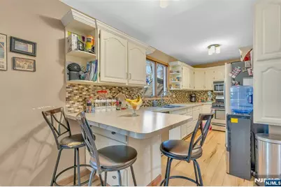 60 Westview Drive, Bergenfield, NJ 07621 - Photo 4