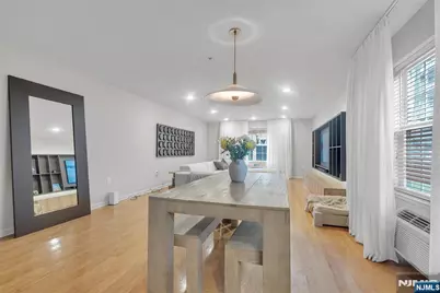 547 Gorge Road 2E #2E, Cliffside Park, NJ 07010 - Photo 4