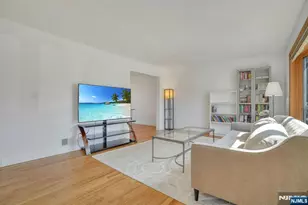 687 Lancaster Rd, Ridgefield, NJ 07657 - Photo 8