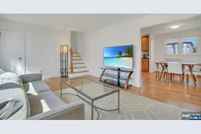 687 Lancaster Road, Ridgefield, NJ 07657 - Photo 6