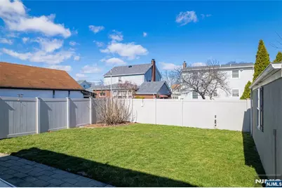 281 Fencsak Avenue, Elmwood Park, NJ 07407 - Photo 20