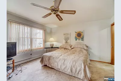 16 Oldis Street, Rochelle Park Township, NJ 07662 - Photo 12